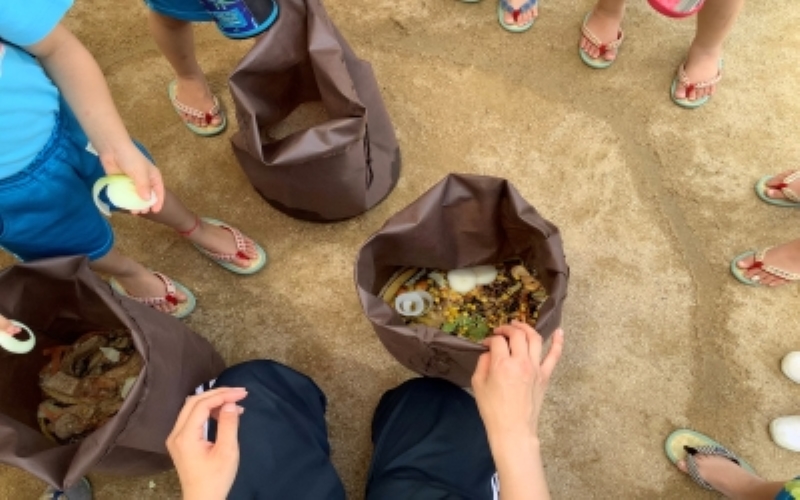 Making compost using kitchen waste